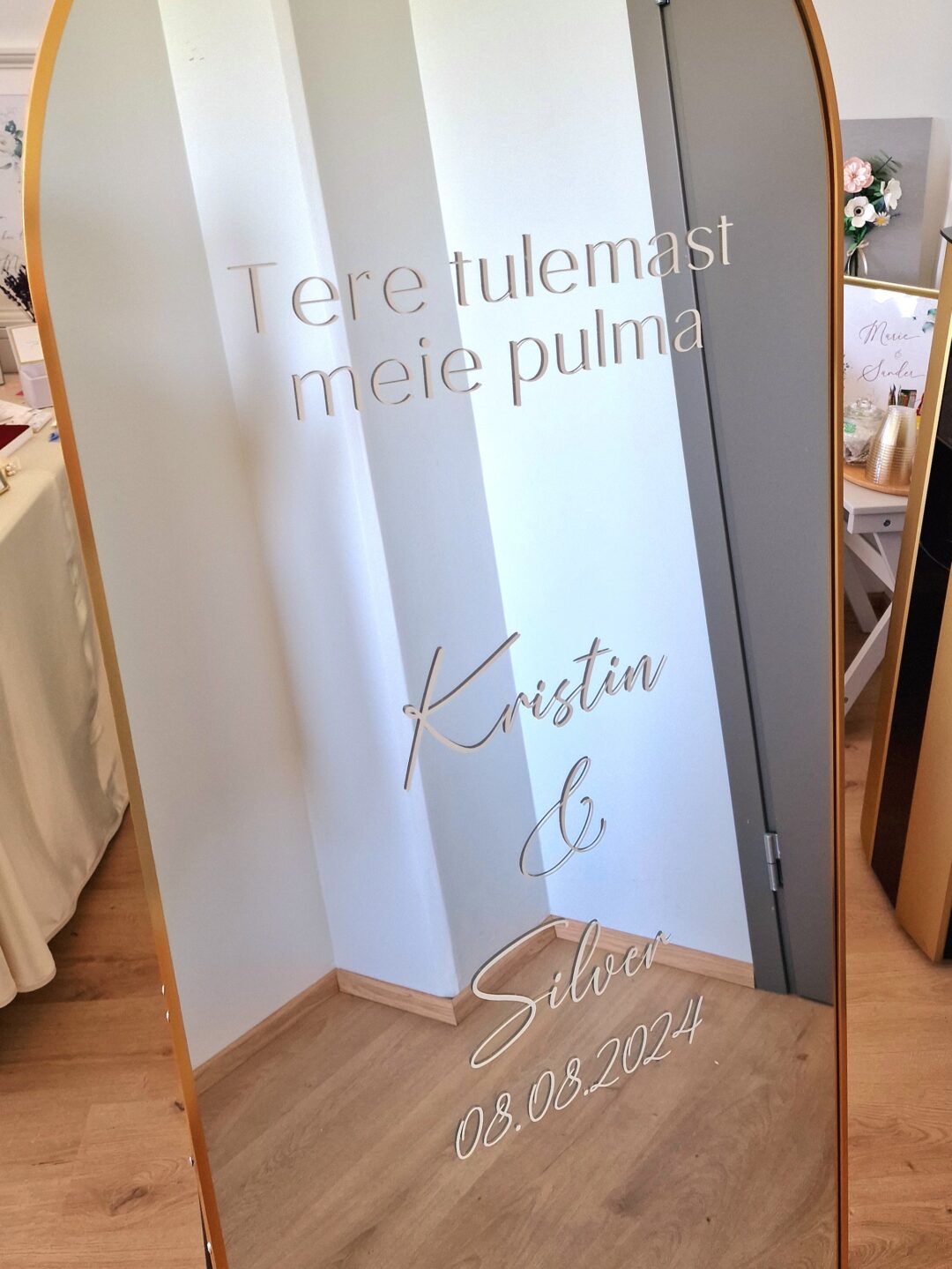 Tervitussildi kleebis - Image 2