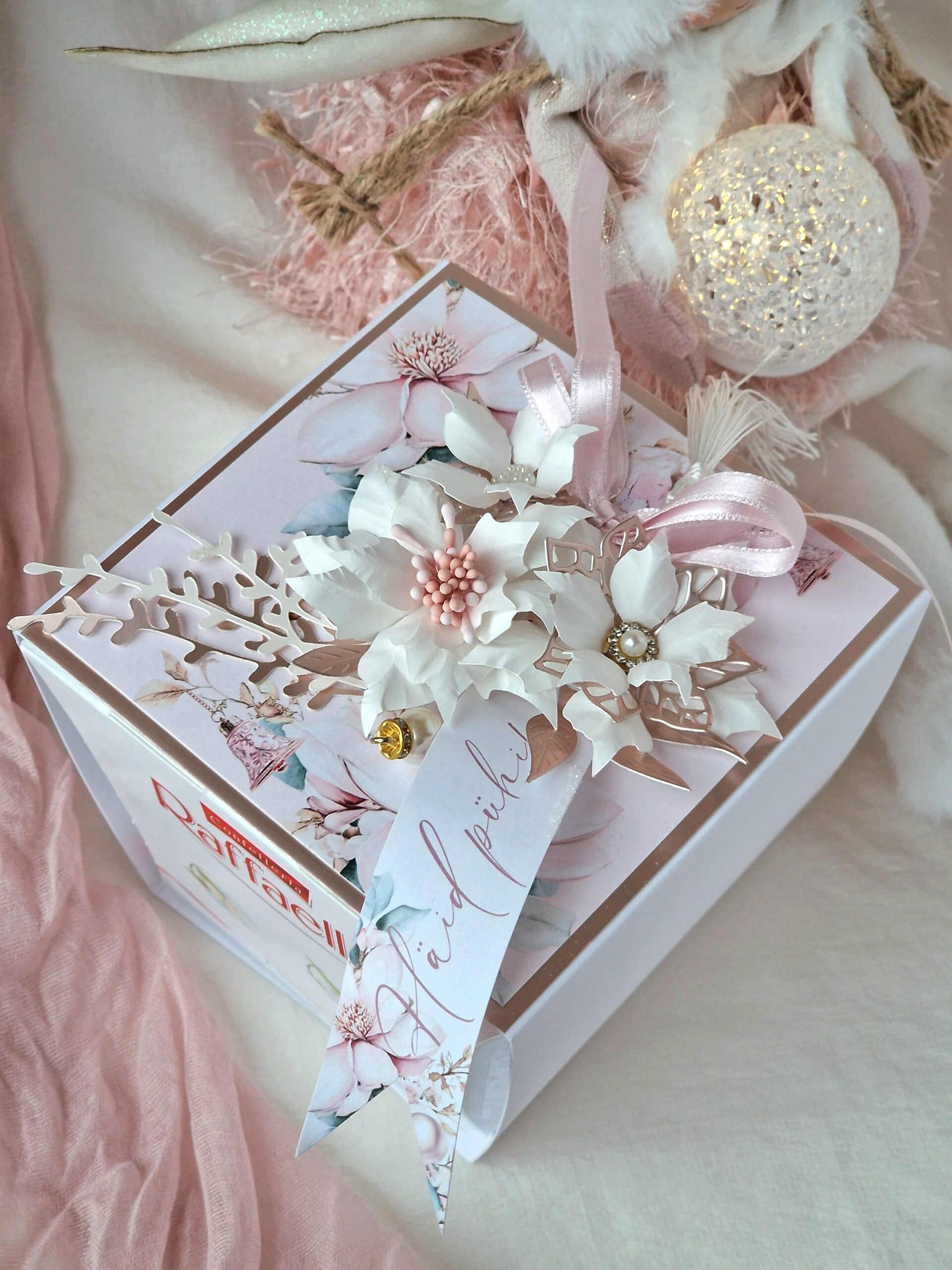 Kaunistatud Raffaello kommikarp JÕULUERI!